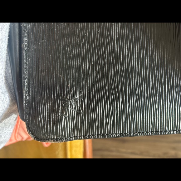 Black Louis Vuitton epi leather briefcase style tote - Picture 10 of 11